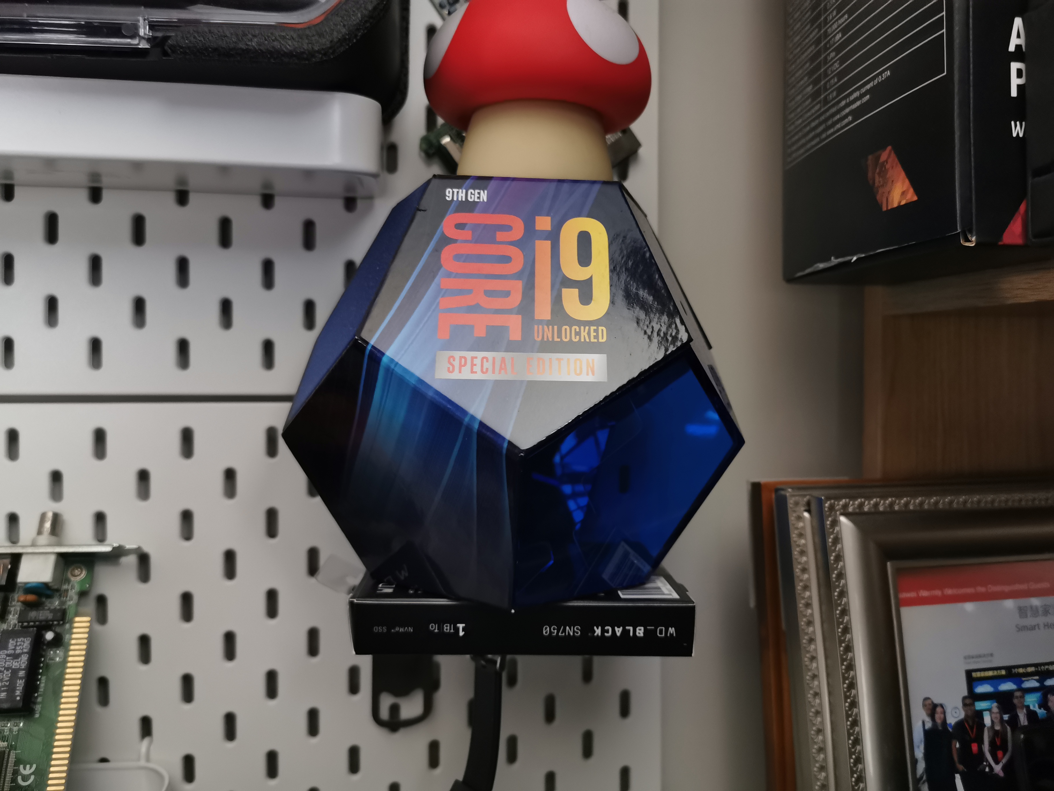 Intel to Discontinue Core i9-9900K Special Dodecahedron Packaging